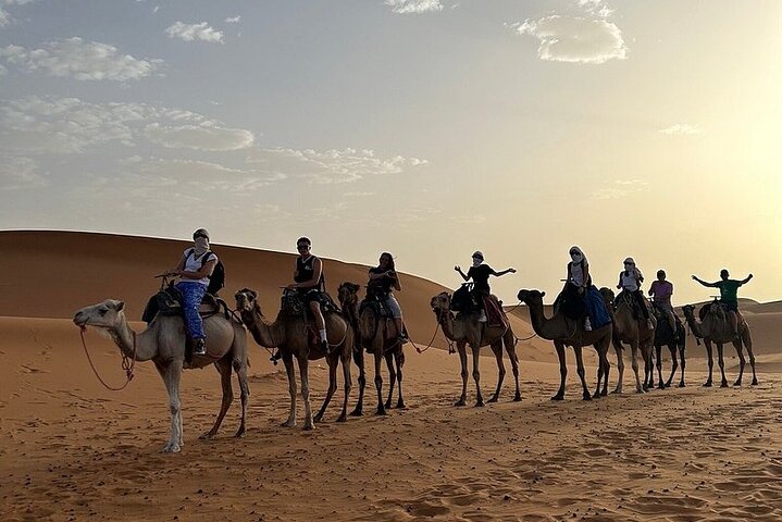 Noche En El Desierto De Erg Chebbi Saliendo De Erfoud, Paseo En Camello