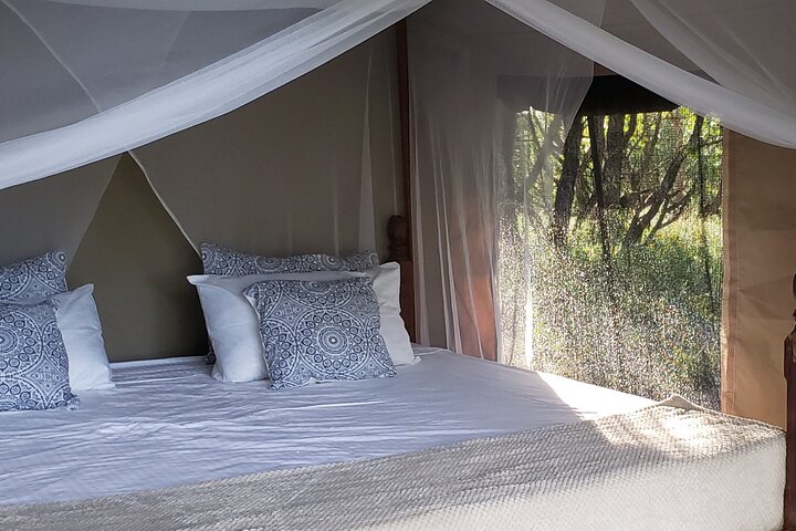 1 Nacht Exklusives rustikales Luxus Safari Camp Nyerere Nationalpark