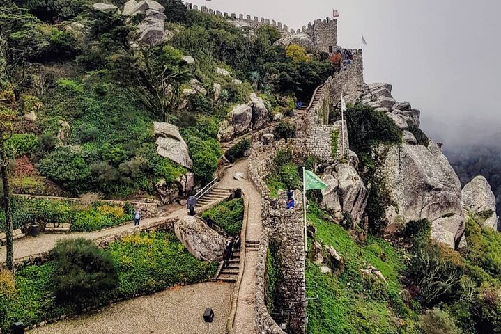 Sintra Private Tour med billetter: Pena Palace & Moorish Castle
