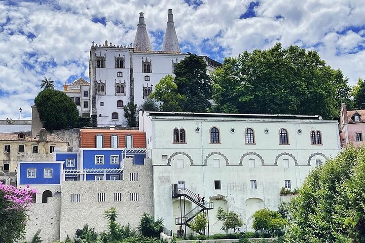 Sintra Private Tour med billetter: Pena Palace & Moorish Castle