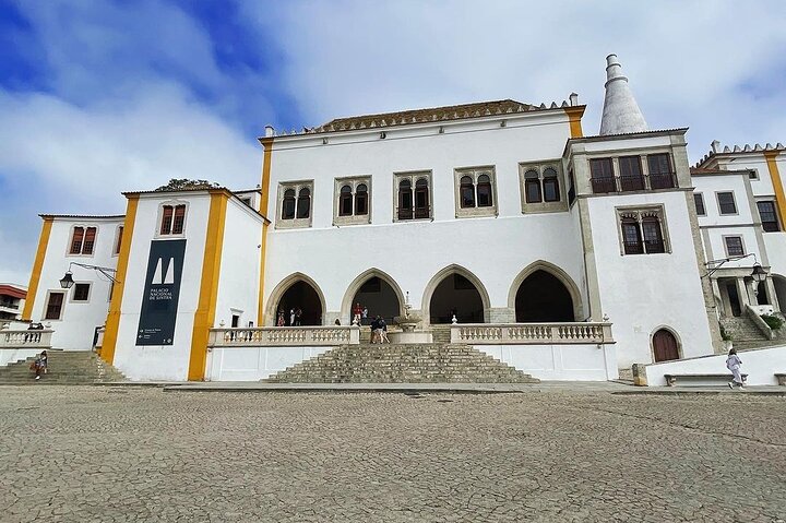 Sintra Private Tour med billetter: Pena Palace & Moorish Castle