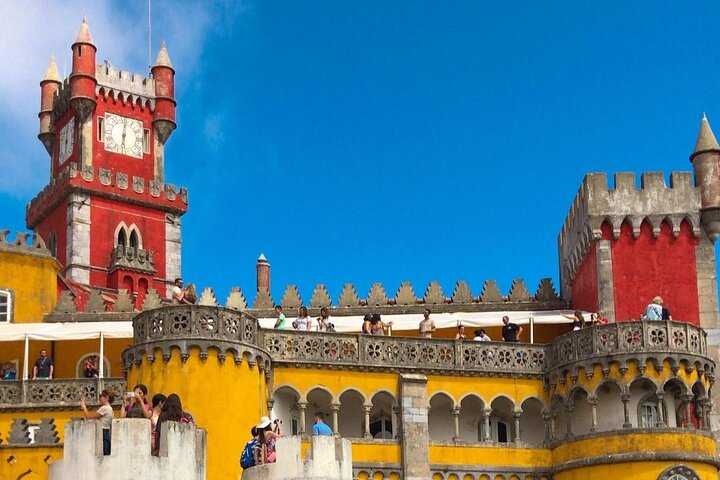 Sintra Private Tour med billetter: Pena Palace & Moorish Castle