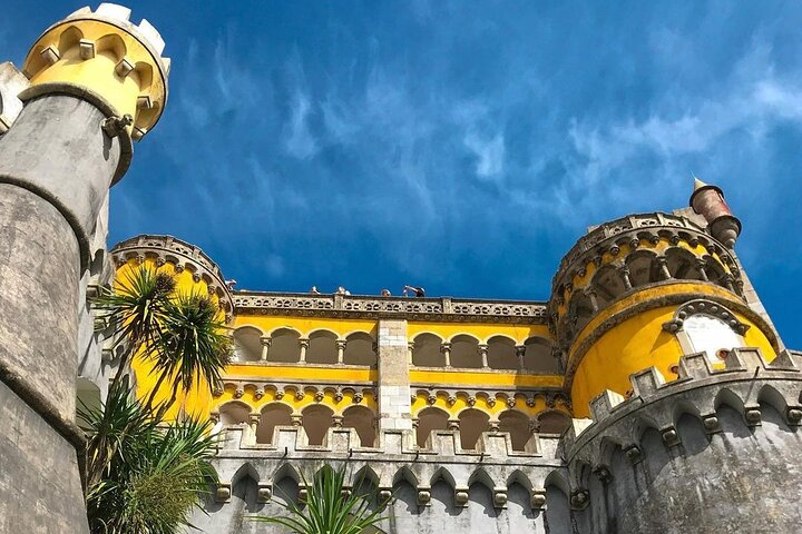 Sintra Private Tour med billetter: Pena Palace & Moorish Castle