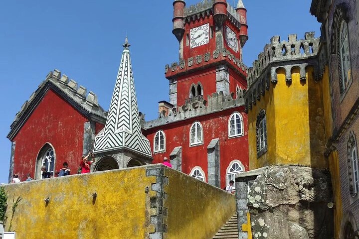 Sintra Private Tour med billetter: Pena Palace & Moorish Castle
