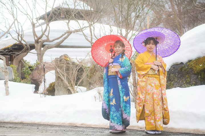 Paseo en Kimono Auténtico Privado en Nostálgico Village, Minakami