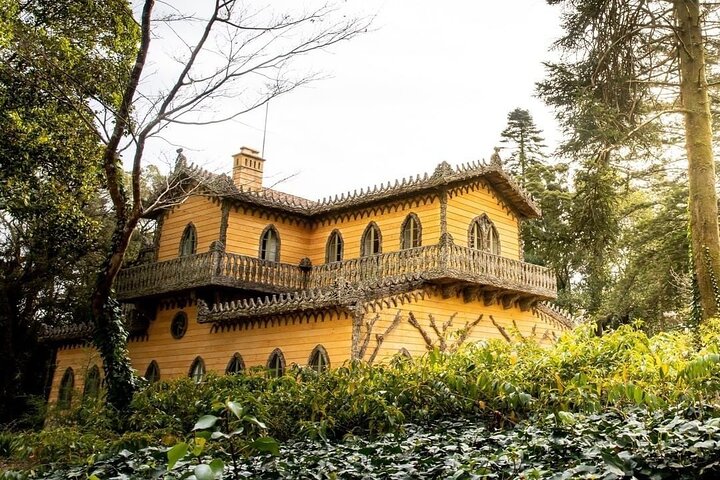 Sintra Private Tour med billetter: Pena Palace & Moorish Castle