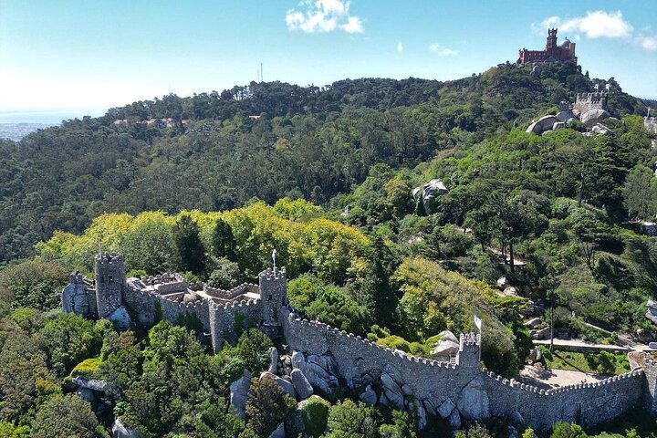 Sintra Private Tour med billetter: Pena Palace & Moorish Castle
