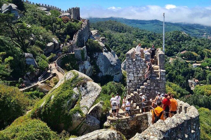Sintra Private Tour med billetter: Pena Palace & Moorish Castle