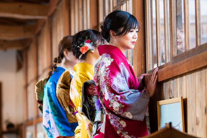 Paseo en Kimono Auténtico Privado en Nostálgico Village, Minakami