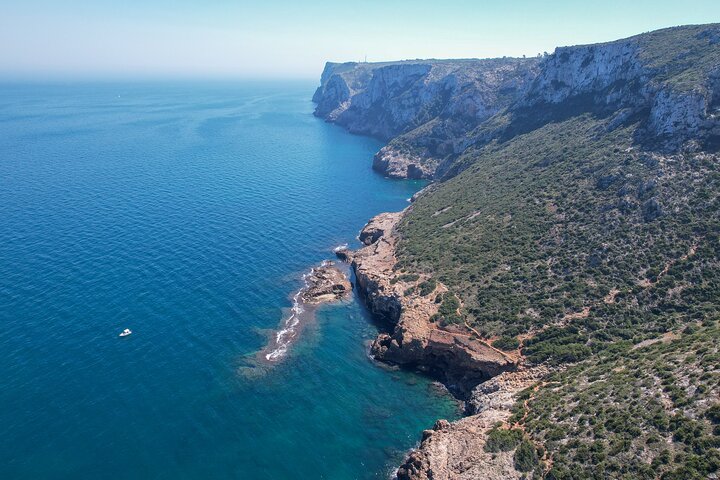 Une journée en mer depuis Dénia ou Jávea avec barbecue à bord du catamaran