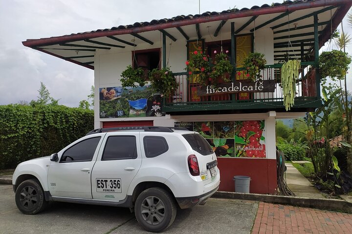 Tour zur Kaffeefarm und zu den heißen Quellen von Santa Rosa ab Pereira oder Armenien