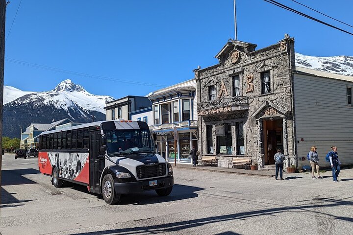 Wild Adventure Yukon Tour till Kanada inklusive City och Summit