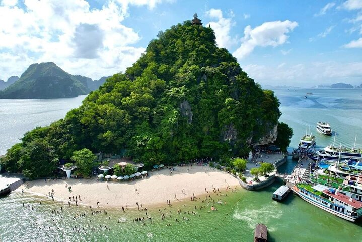 Cruzeiro Premium Cosy Bay – Luxo em Halong Bay 1 Dia - ALMOÇO BUFFET