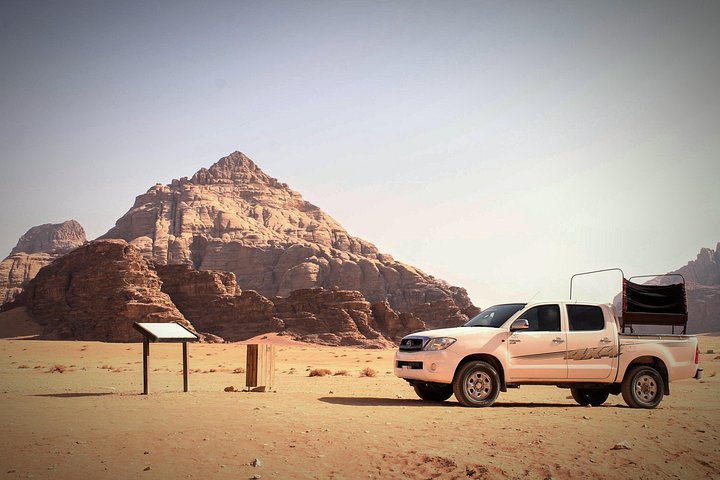 Jordan Private 2-Day: Petra, Wadi Rum, Pink Lake & Dead Sea