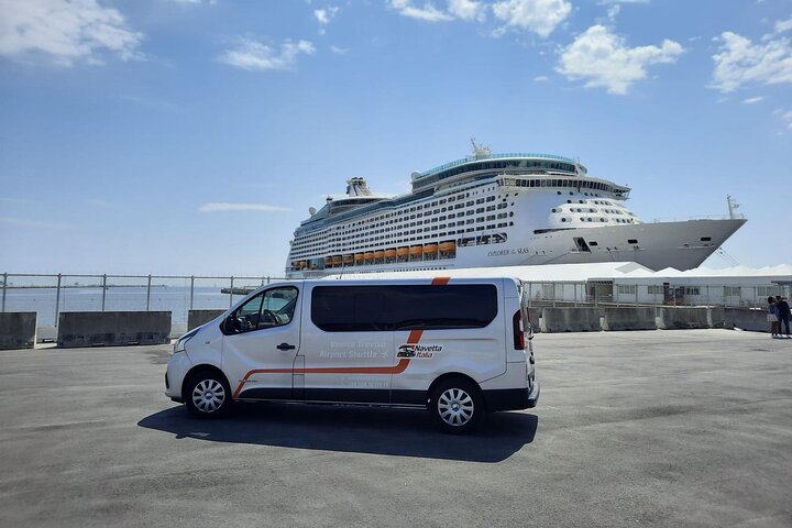 Traslado privado desde el puerto de Sakaiminato al aeropuerto internacional de Osaka KIX
