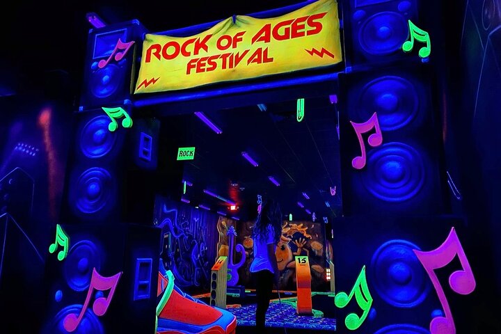 Ingresso para o Mall of America Rock of Ages Blacklight Mini Golf