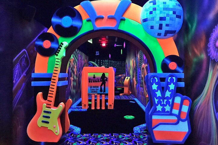 Ingresso para o Mall of America Rock of Ages Blacklight Mini Golf
