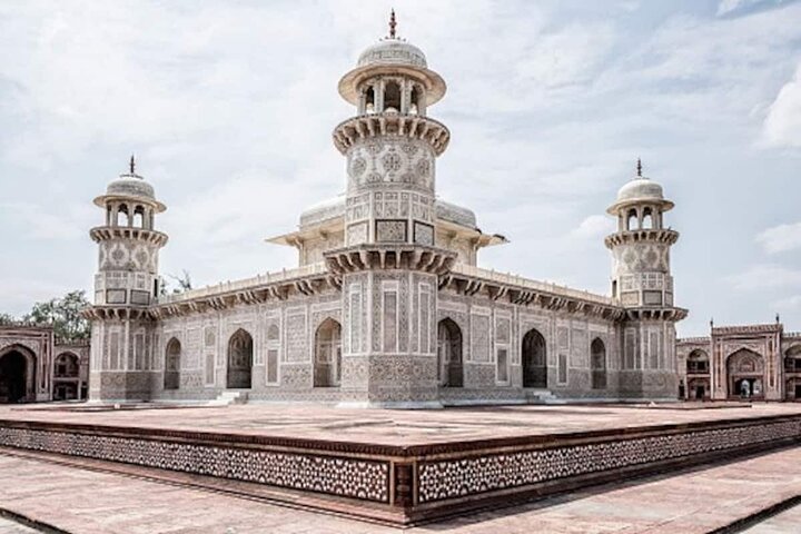 All Inclusive Taj Mahal Agra Fort Baby Taj Tour By Car From Delhi
