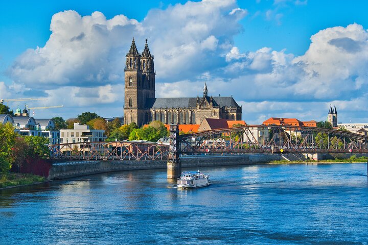 Private Tour Berlin - Potsdam - Magdeburg mit lokalem Fahrer