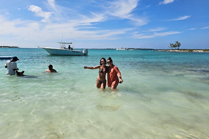 Nassau 3-stops: Snorkeling, Swimming Pigs, Turtles & Lunch