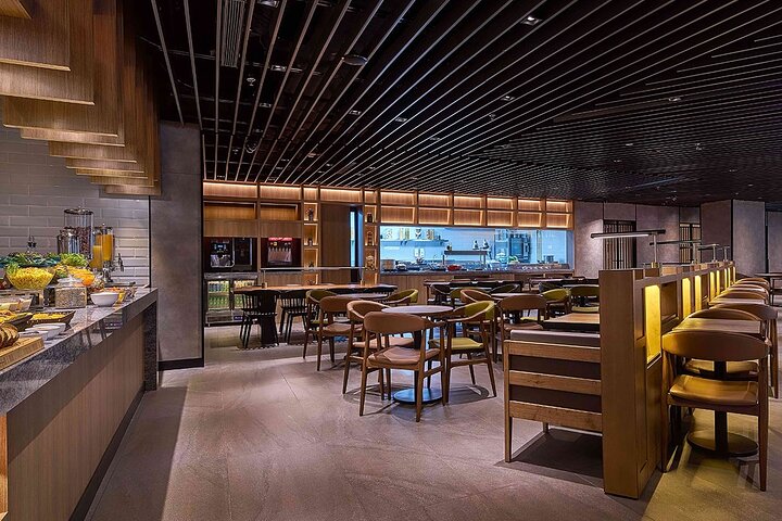 Kuala Lumpur International Airport (KUL) T1 /T2 VIP Lounge Access