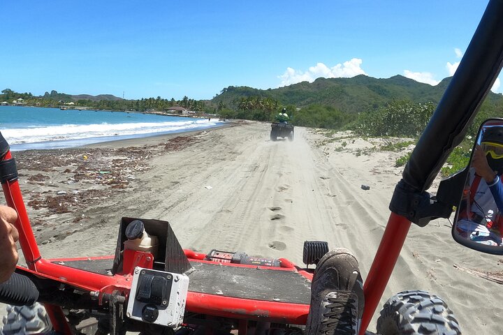 Halvdagsbuggy guidat äventyr för Amber Cove och Taino Bay