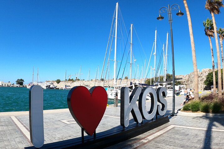 Kos : Ganztägige Segelbootfahrt in kleiner Gruppe, Mahlzeiten, Getränke und Schwimmen