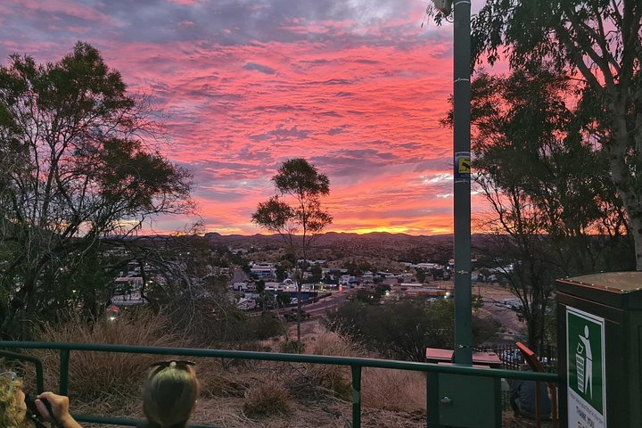 Excursión de medio día a los principales lugares de interés de la ciudad de Alice y East MacDonnell Ranges