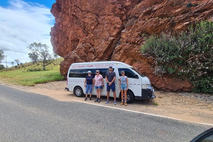 Excursión de medio día a los principales lugares de interés de la ciudad de Alice y East MacDonnell Ranges