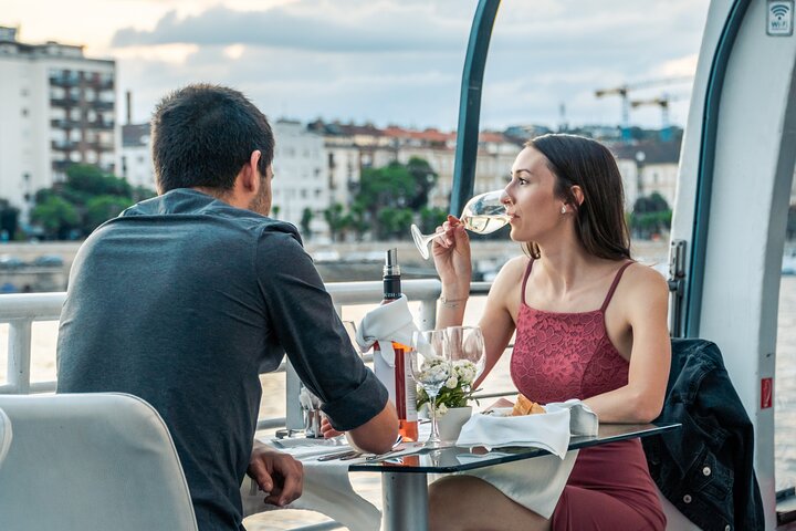 Crociera con cena a lume di candela sul Danubio di Budapest con musica dal vivo