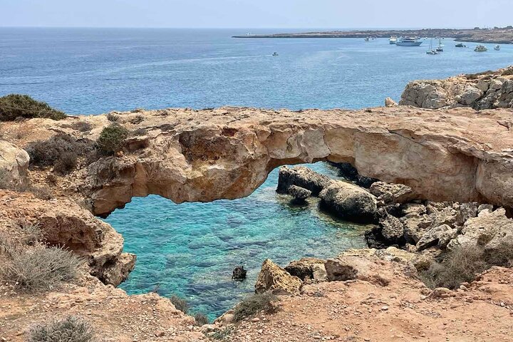 Fra Larnaca - Cape Greko, havgrotter, kjærlighetens bro (gruppe på 5)
