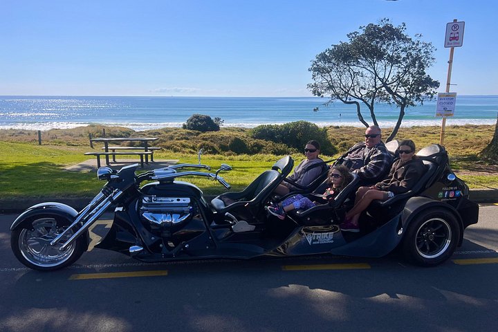 TAURANGA SHORE EXCURSION : V8 TRIKE - 1,5 timers by eller naturskjønne tur