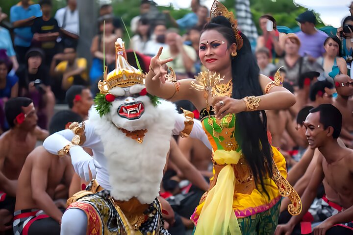 Uluwatu Sunset Tour: Kecak und Feuertanz mit Jimbaran-Abendessen