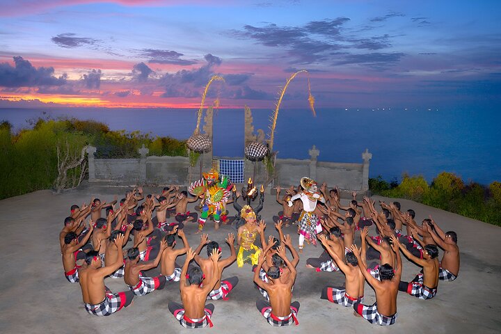 Uluwatu Sunset Tour: Kecak und Feuertanz mit Jimbaran-Abendessen