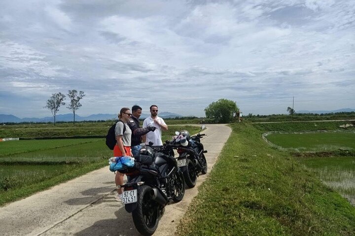 Hoi An Cotu etniske minoriteter landsbyer Ho Chi Minh Trail .Mr phu