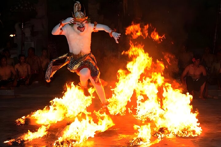 Uluwatu Sunset Tour: Kecak und Feuertanz mit Jimbaran-Abendessen