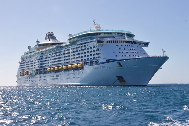 Private Transfer from Nuuk Cruise Port to Nuuk City Hotels