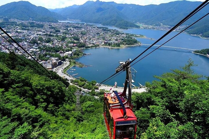 Visite privée d'une journée complète au mont Fuji avec chauffeur anglais