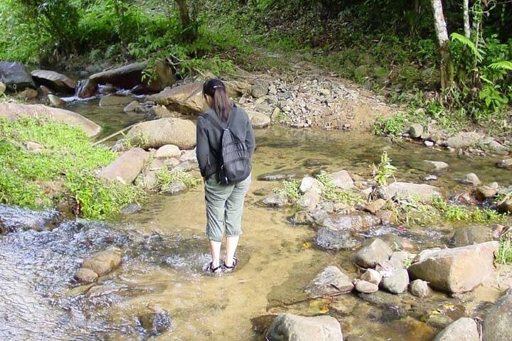 ''Aventura na Costa dos Corais: Cachoeira Biausevu e Praia Natadola!''