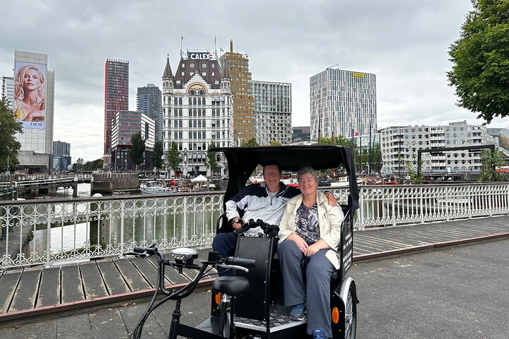 Tour privado en Pedicab/Rickshaw por Rotterdam con un guía local