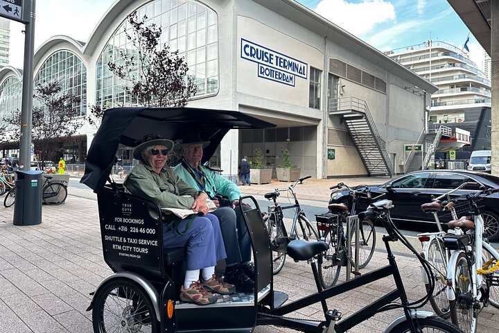 Tour privado en Pedicab/Rickshaw por Rotterdam con un guía local