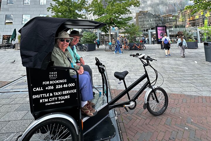 Tour privado en Pedicab/Rickshaw por Rotterdam con un guía local