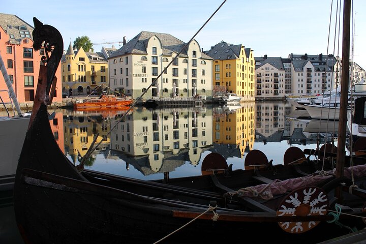Ålesund Shore Excursion en 6 prachtige hoogtepunt haltes minibus