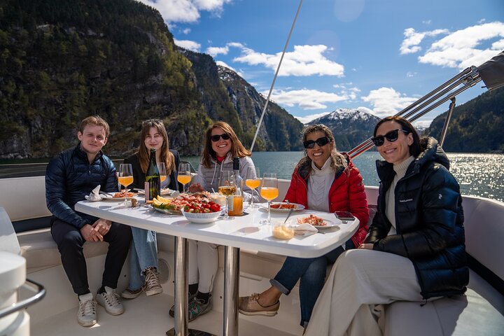 Cruzeiro de iate privado em Flåm e Gudvangen, Nærøyfjord