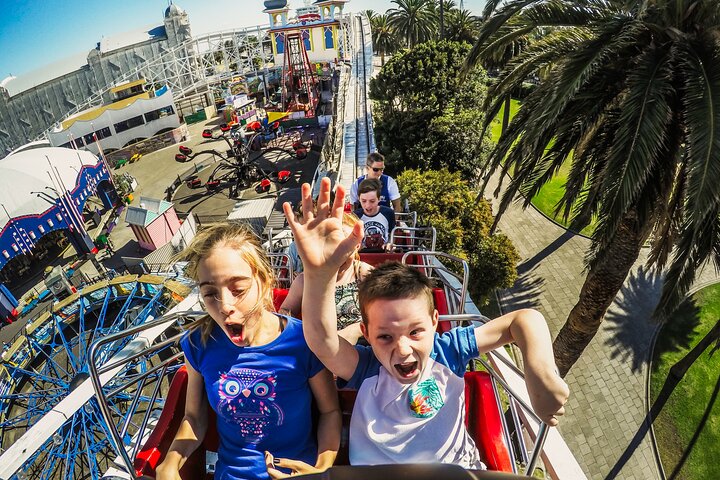 Allgemeiner Eintritt zum Luna Park in Melbourne mit unbegrenzten Fahrten