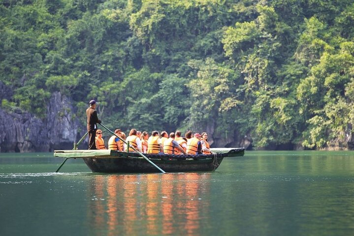 Cruzeiro Premium Cosy Bay – Luxo em Halong Bay 1 Dia - ALMOÇO BUFFET