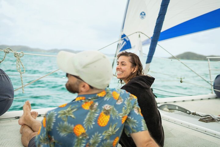Day Sailing Cruise in Bay of Islands with Lunch & Island Stop