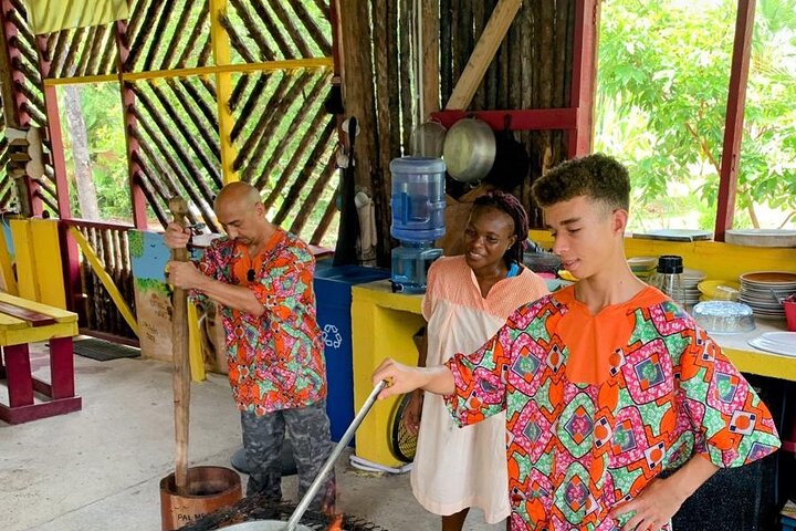 Garifuna kulturelles und kulinarisches Erlebnis in Hopkins, Belize