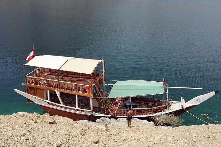 Khasab Dhow Cruise til Musandam Fjords med frokost om bord