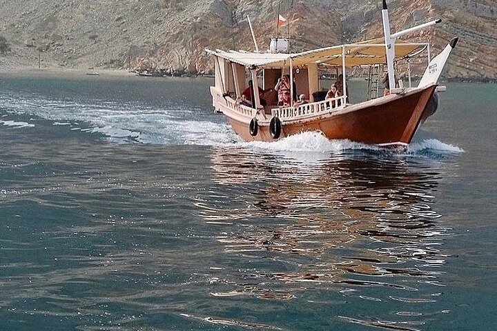 Khasab Dhow Cruise til Musandam Fjords med frokost om bord
